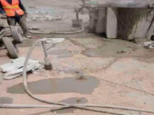 安福水泥混凝土路面板底注浆技术 路面脱空注浆整治方案